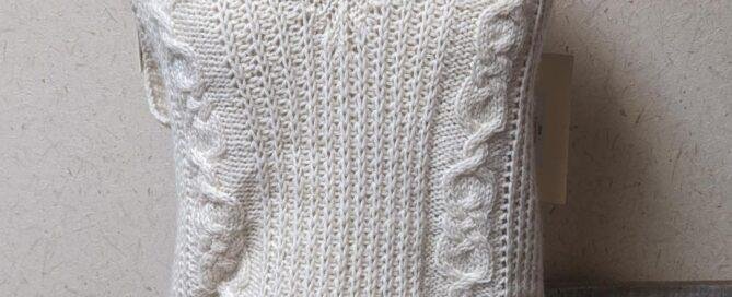 Olwen Verst, Licorice Scarf, Checkmate Mitts Svg+xml,%3Csvg%20xmlns%3D%27http%3A%2F%2Fwww.w3